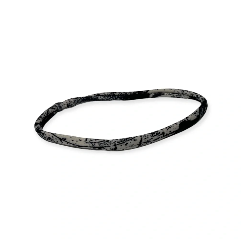 Buskins Stretchy Headband/Bracelet/Ponytail Holder Black and White OS